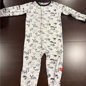 Magnetic Me 6-9 months footie pajama onesie safari zoo black white
